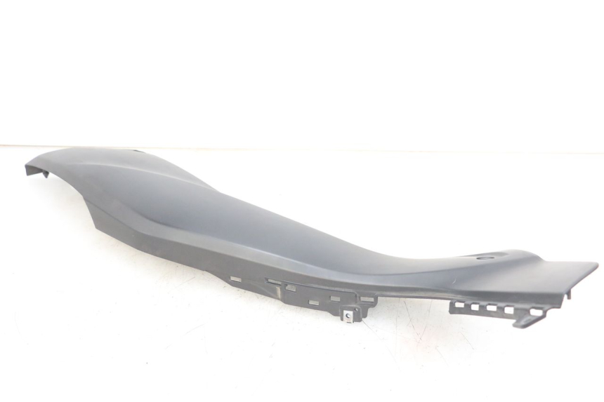 photo de Złącze lewego podnóżka YAMAHA XMAX X-MAX ABS 125 (2017 - 2020) - Zbliżenie techniczne