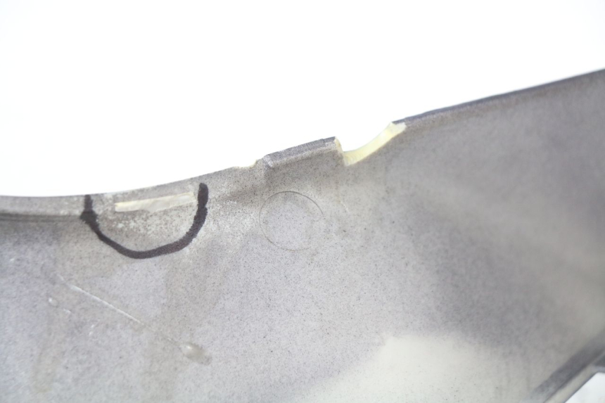 photo de Złącze lewego podnóżka YAMAHA XMAX X-MAX 125 (2006 - 2009) - Zoom stanu zużycia