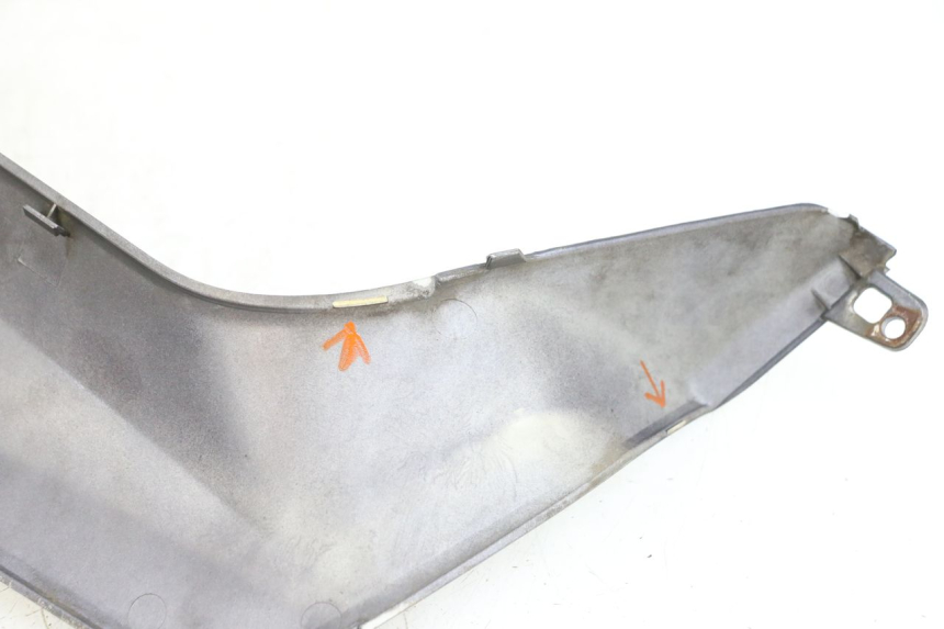 photo de Złącze lewego podnóżka YAMAHA XMAX X-MAX 125 (2006 - 2009) - Punkty mocowania