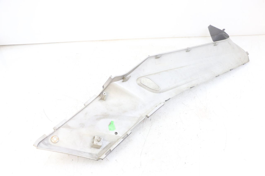 photo de Złącze lewego podnóżka YAMAHA XMAX X-MAX 125 (2006 - 2009) - Szczegół części