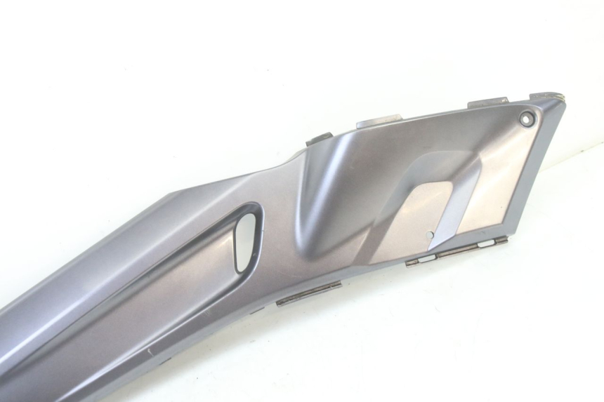 photo de Złącze lewego podnóżka YAMAHA XMAX X-MAX 125 (2006 - 2009) - Zoom stanu zużycia