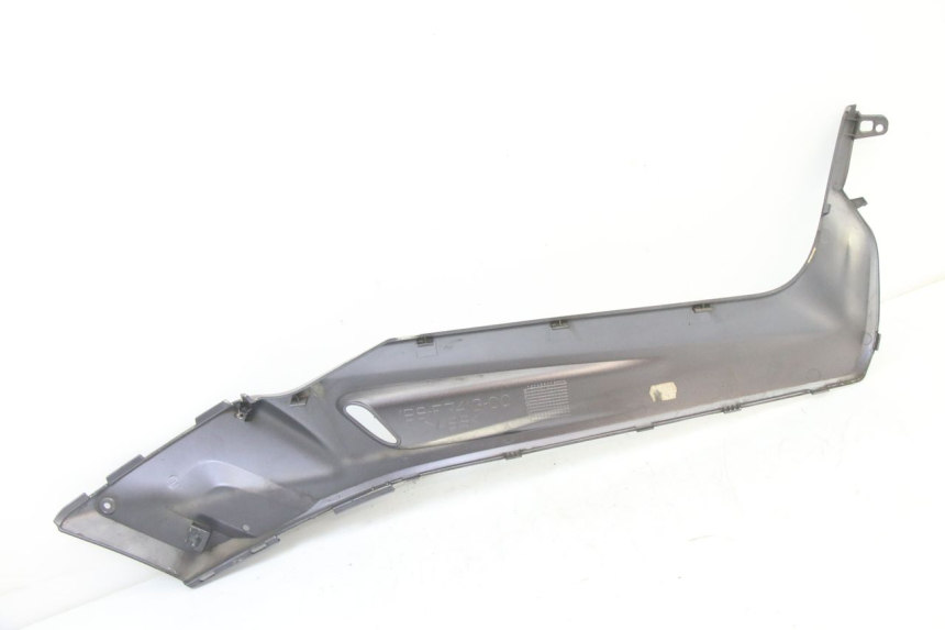 photo de Złącze lewego podnóżka YAMAHA XMAX X-MAX 125 (2006 - 2009) - Zbliżenie techniczne