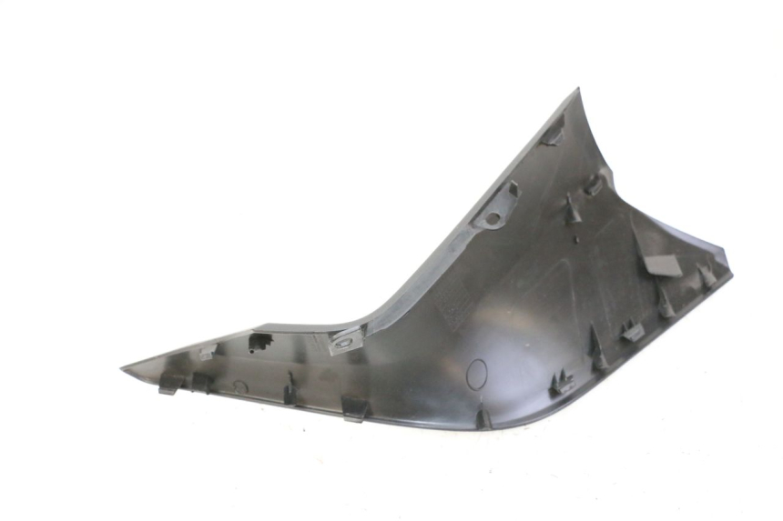 photo de Złącze lewego podnóżka YAMAHA XMAX X-MAX 125 (2021 - 2025) - Inny kąt widzenia