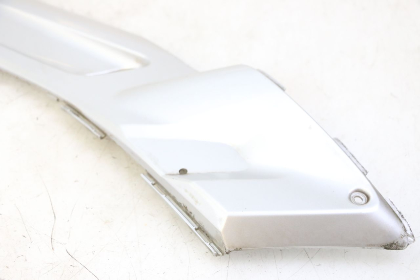 photo de Złącze lewego podnóżka YAMAHA X-MAX XMAX 250 (2006 - 2009) - Zbliżenie komponentów