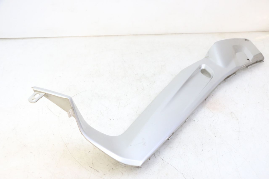 photo de Złącze lewego podnóżka YAMAHA X-MAX XMAX 250 (2006 - 2009) - Widok z bliska