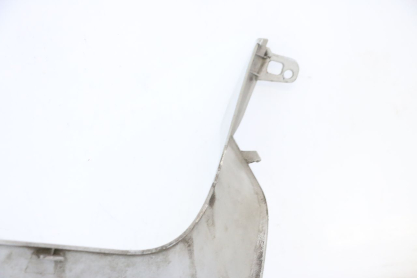 photo de Złącze lewego podnóżka YAMAHA X-MAX XMAX 250 (2006 - 2009) - Zbliżenie techniczne