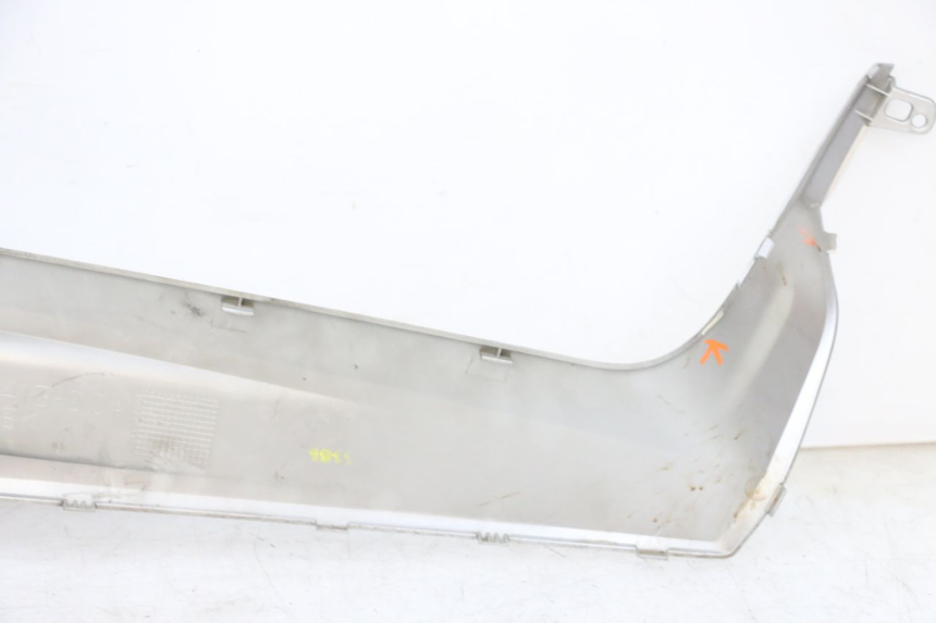 photo de Złącze lewego podnóżka YAMAHA XMAX X-MAX 125 (2006 - 2009) - Widok produktu