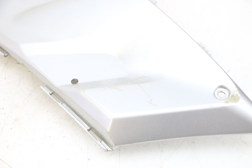 photo de Złącze lewego podnóżka YAMAHA XMAX X-MAX 125 (2006 - 2009) - Kontrola wizualna