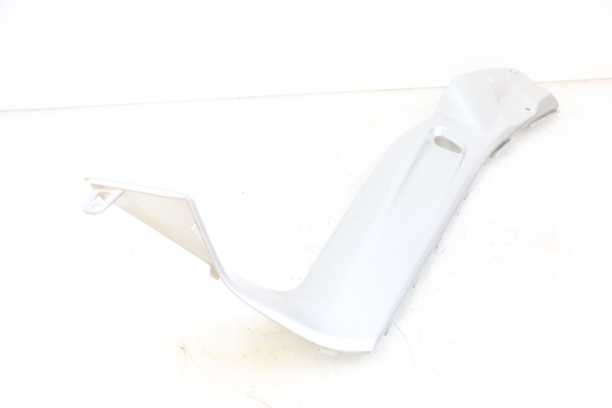 photo de Złącze lewego podnóżka YAMAHA XMAX X-MAX 125 (2006 - 2009) - Struktura - zbliżenie