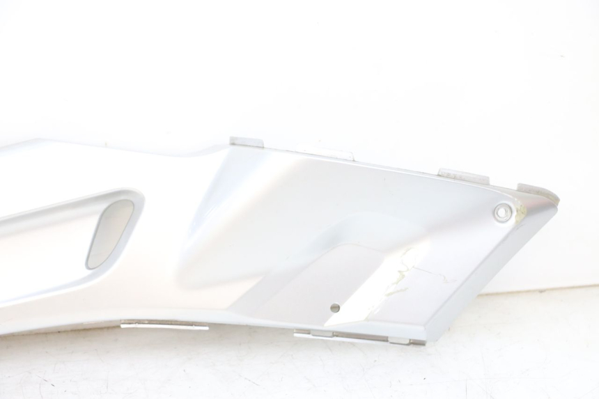 photo de Złącze lewego podnóżka YAMAHA XMAX X-MAX 125 (2006 - 2009) - Widok profilu