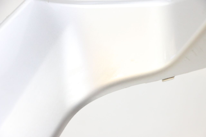 photo de Złącze lewego podnóżka YAMAHA XMAX X-MAX 125 (2006 - 2009) - Zoom stanu zużycia