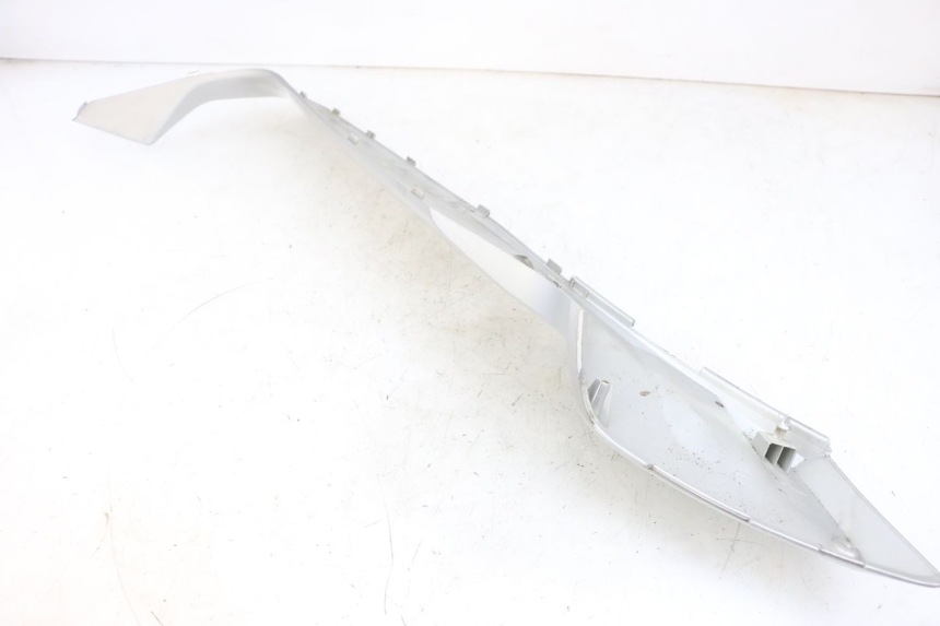 photo de Złącze lewego podnóżka YAMAHA XMAX X-MAX 125 (2006 - 2009) - Zbliżenie techniczne