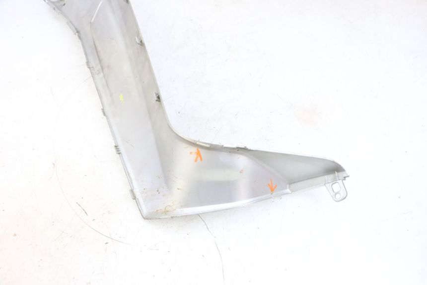 photo de Złącze lewego podnóżka YAMAHA XMAX X-MAX 125 (2006 - 2009) - Stan powierzchni