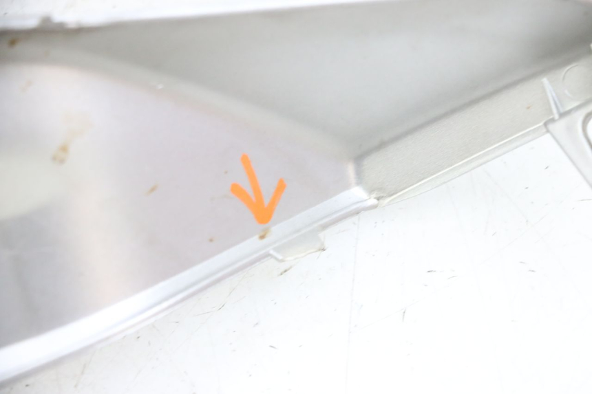 photo de Złącze lewego podnóżka YAMAHA XMAX X-MAX 125 (2006 - 2009) - Część sprawdzona