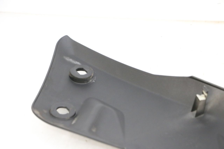 photo de Złącze lewego podnóżka YAMAHA X-MAX XMAX 125 (2010 - 2013) - Zoom stanu zużycia