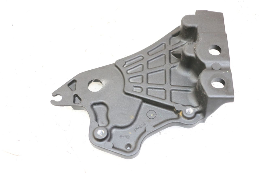 photo de Złącze lewego podnóżka YAMAHA TRACER 7 700 (2020 - 2024) - Szczegół części