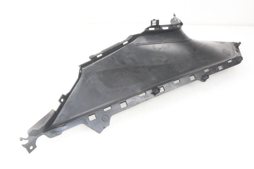 photo de Złącze lewego podnóżka YAMAHA YP T-MAX TMAX 530 (2017 - 2020) - Zbliżenie techniczne