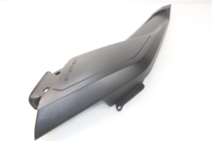 photo de Złącze lewego podnóżka YAMAHA YP X-MAX XMAX 400 (2014 - 2017) - Zbliżenie techniczne