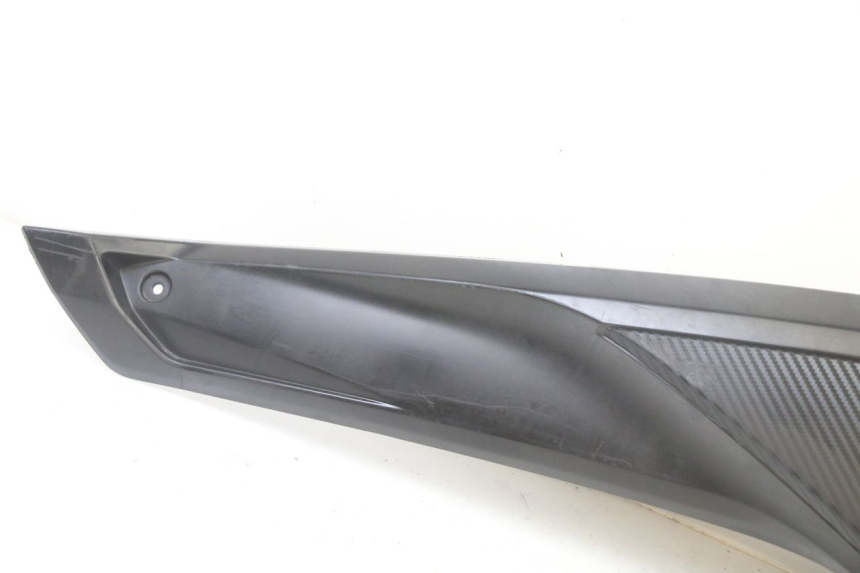 photo de Złącze lewego podnóżka YAMAHA YP X-MAX XMAX 400 (2014 - 2017) - Szczegół części