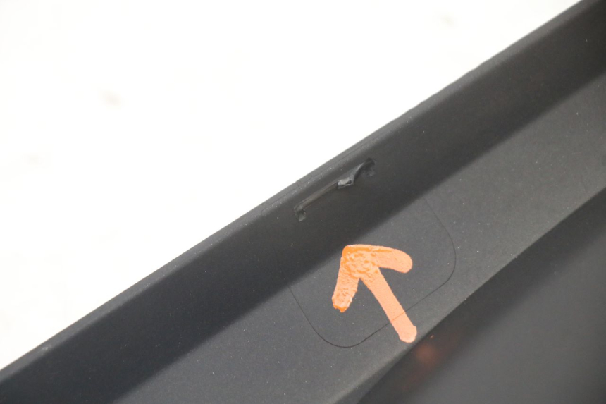 photo de Złącze lewego podnóżka YAMAHA YP X-MAX XMAX 400 (2014 - 2017) - Stan powierzchni