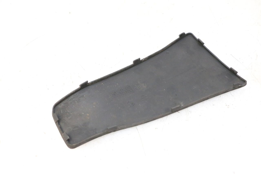 photo de Złącze podnóżka PIAGGIO LXV 4T 50 (2009 - 2013) - Zoom stanu zużycia