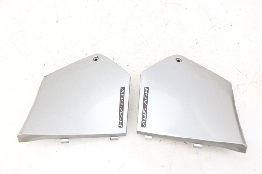 photo de POŁĄCZENIE PODNÓŻKA PIAGGIO MP3 500 (2014 - 2017) - Inny kąt widzenia