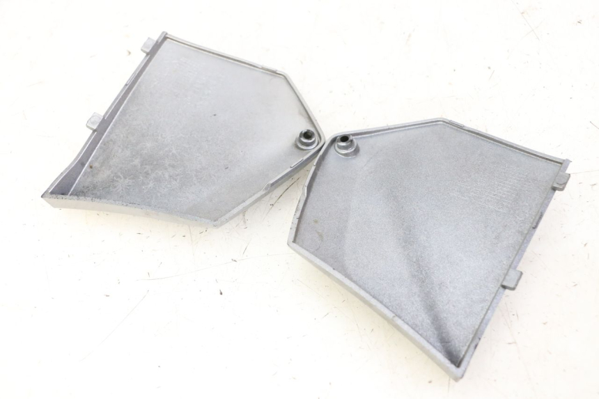 photo de POŁĄCZENIE PODNÓŻKA PIAGGIO MP3 500 (2014 - 2017) - Zbliżenie techniczne