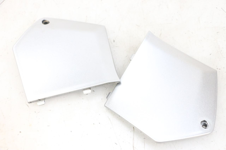 photo de POŁĄCZENIE PODNÓŻKA PIAGGIO MP3 RL 250 (2006 - 2010) - Stan powierzchni