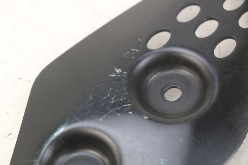 photo de Złącze podnóżka YAMAHA MT-07 MT07 700 (2018 - 2020) - Zbliżenie techniczne