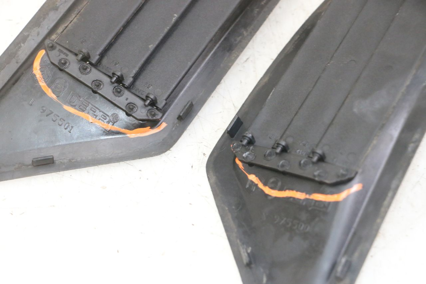 photo de POŁĄCZENIE PODNÓŻKA GILERA NEXUS 125 (2009 - 2013) - Inny kąt widzenia