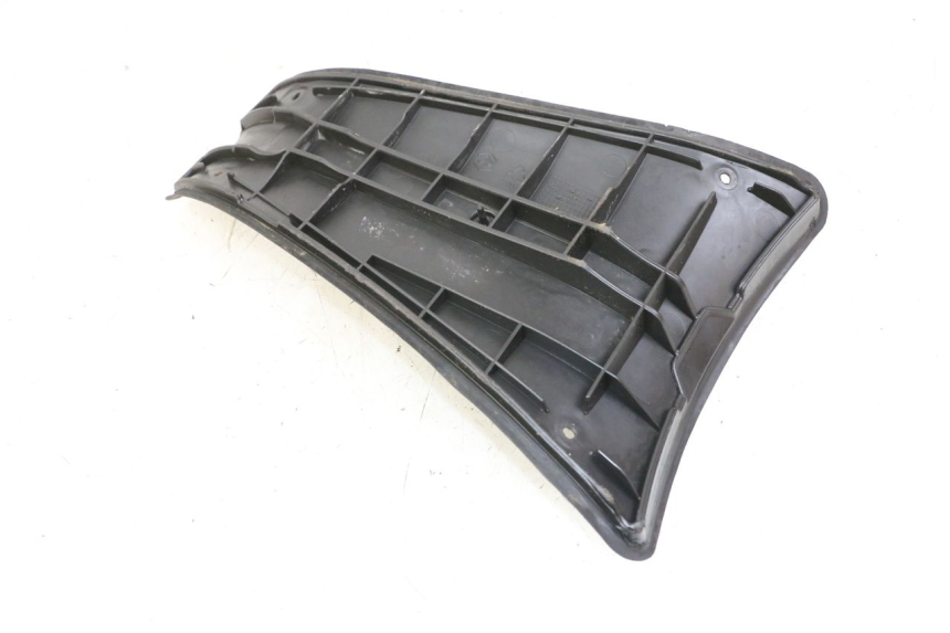 photo de Złącze podnóżka PIAGGIO VESPA GRANTURISMO 200 (2004 - 2005) - Szczegół części