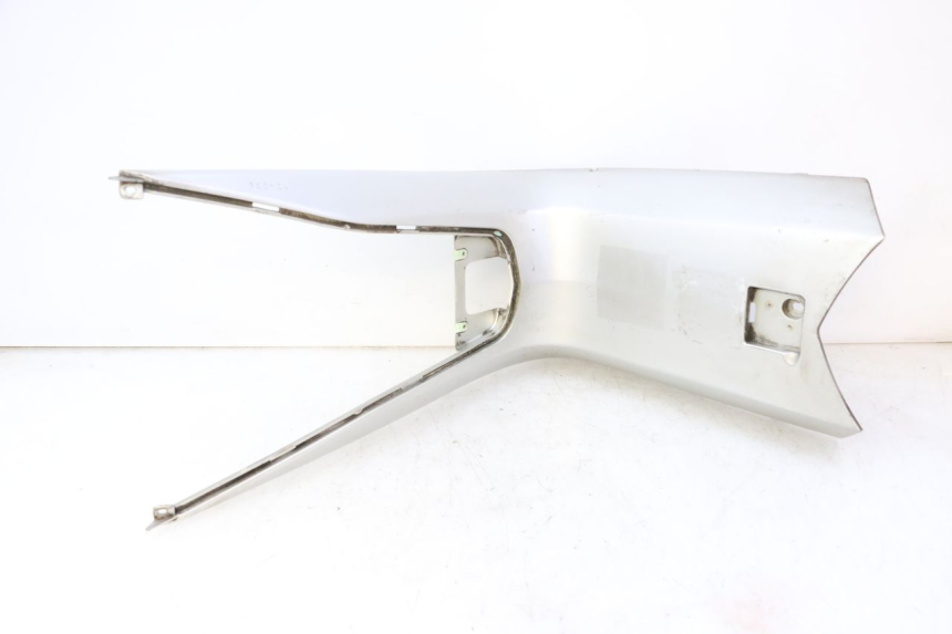 photo de Złącze podnóżka PEUGEOT SATELIS 125 (2006 - 2009) - Szczegóły charakterystyczne