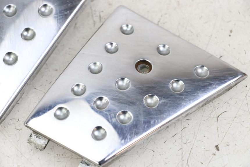 photo de POŁĄCZENIE PODNÓŻKA PIAGGIO X8 125 (2004 - 2007) - Inny kąt widzenia