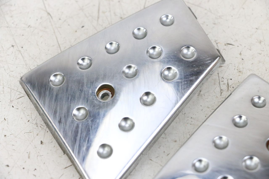 photo de POŁĄCZENIE PODNÓŻKA PIAGGIO X8 125 (2004 - 2007) - Zbliżenie techniczne