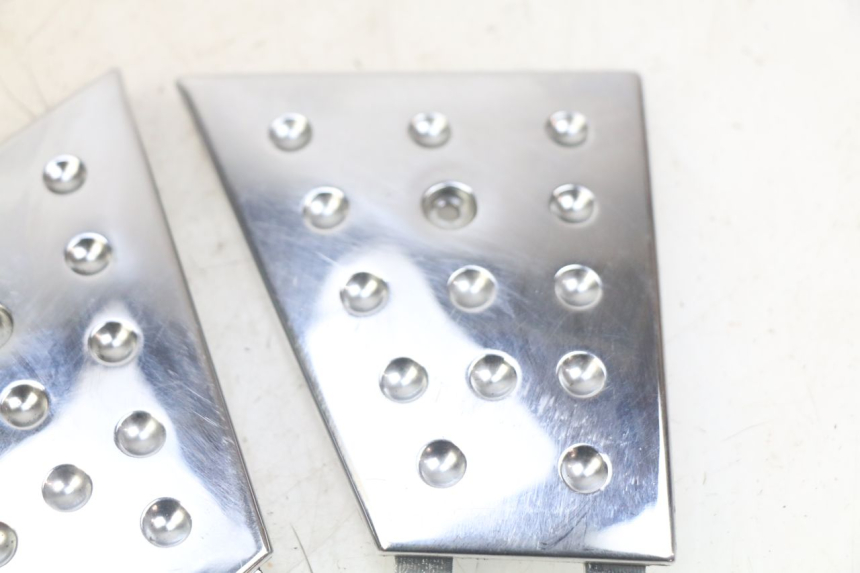 photo de Złącze podnóżka PIAGGIO XEVO - X EVO 125 (2007 - 2017) - Zoom stanu zużycia