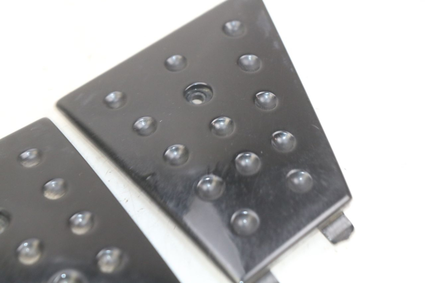 photo de Złącze podnóżka PIAGGIO XEVO - X EVO 125 (2007 - 2017) - Zoom stanu zużycia