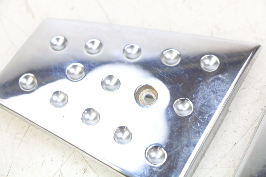 photo de Złącze podnóżka PIAGGIO XEVO - X EVO 125 (2007 - 2017) - Inny kąt widzenia