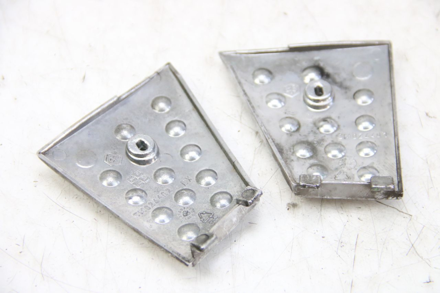 photo de Złącze podnóżka PIAGGIO XEVO - X EVO 125 (2007 - 2017) - Szczegół części