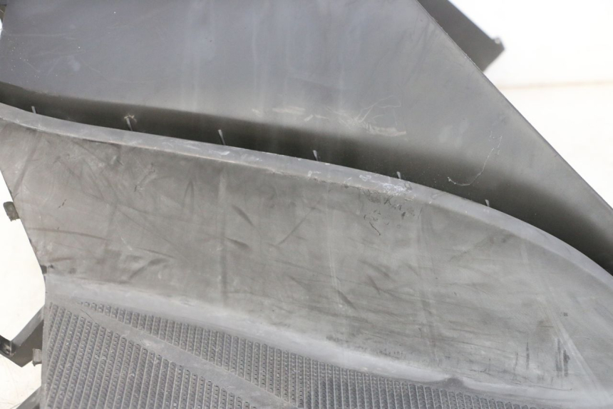 photo de POŁĄCZENIE PODNÓŻKA YAMAHA YP MAJESTY 125 (2007 - 2010) - Szczegóły charakterystyczne