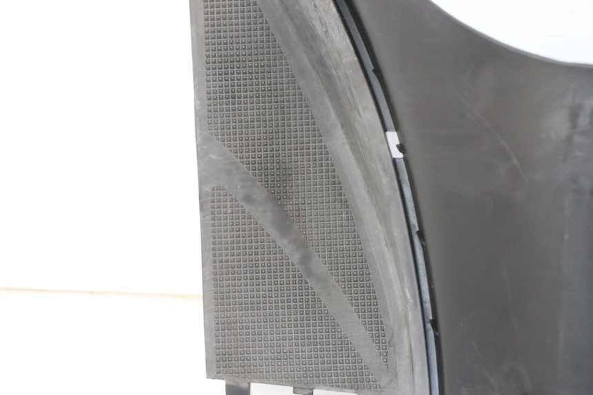 photo de POŁĄCZENIE PODNÓŻKA YAMAHA YP MAJESTY 125 (2007 - 2010) - Struktura - zbliżenie