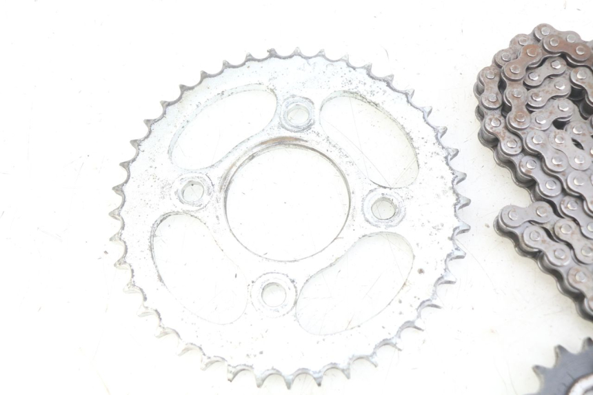 photo de ZESTAW ŁAŃCUCHA HONDA CM 125 (1983 - 2003) - Zbliżenie techniczne