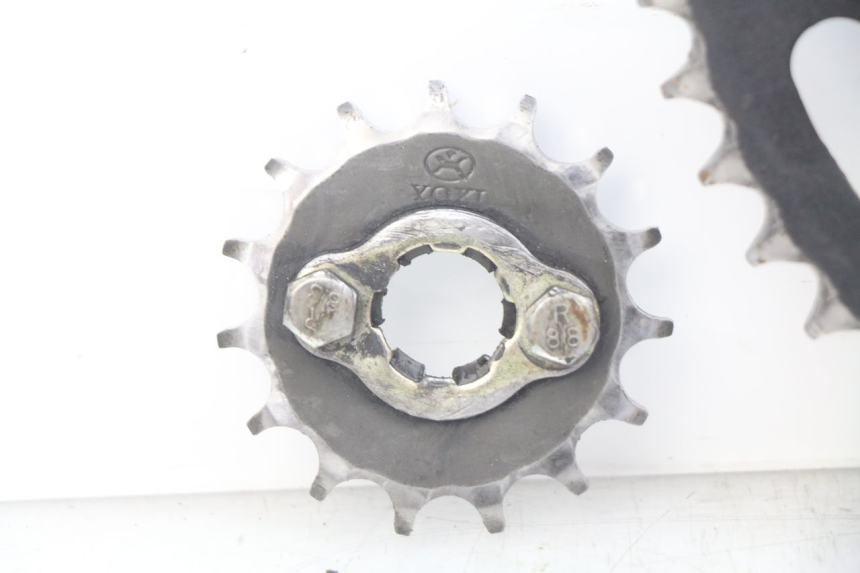 photo de ZESTAW ŁAŃCUCHA XTRM FACTORY DIRTBIKE BSE 150 - Zbliżenie komponentów