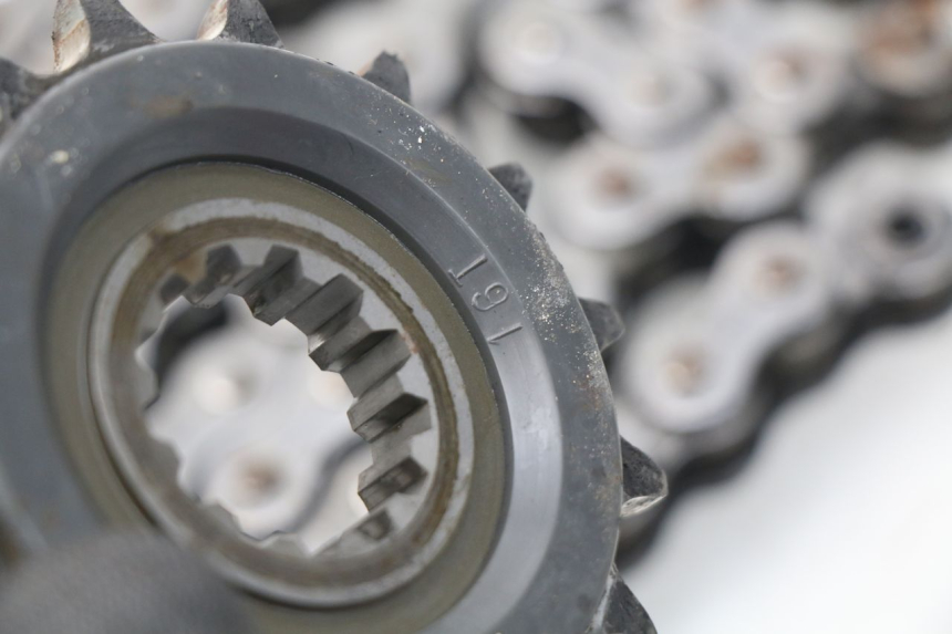 photo de ZESTAW ŁAŃCUCHA YAMAHA FZ8 800 (2010 - 2016) - Zoom stanu zużycia