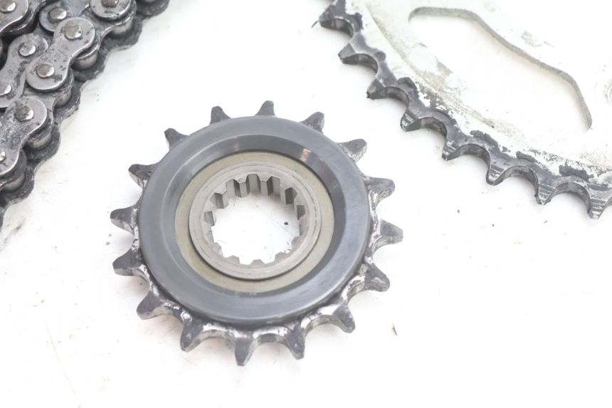 photo de ZESTAW ŁAŃCUCHA YAMAHA FZ8 800 (2010 - 2016) - Inny kąt widzenia