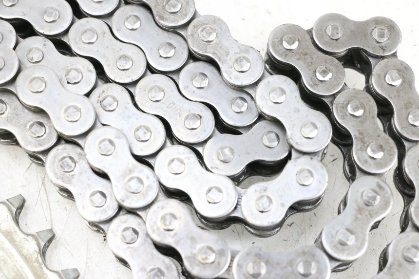 photo de ZESTAW ŁAŃCUCHA YAMAHA MT-07 MT07 ABS 700 (2018 - 2020) - Zbliżenie techniczne