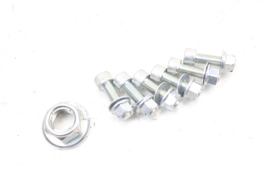 photo de ZESTAW ŁAŃCUCHA ROYAL ENFIELD CONTINENTAL GT 650 (2019 - 2024) - Oznaczenia i referencje