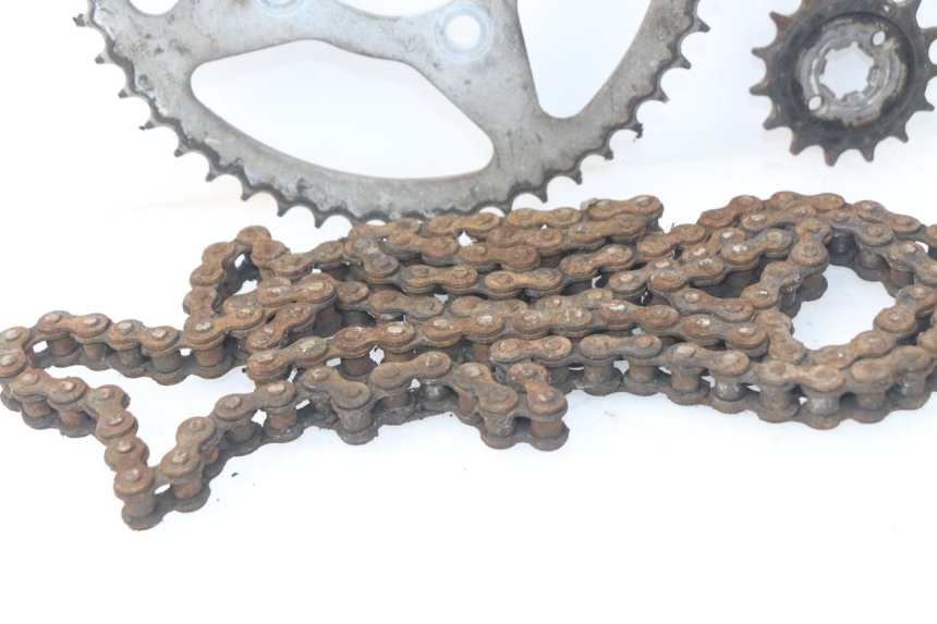 photo de ZESTAW ŁAŃCUCHA SUZUKI RV VAN VAN 125 (2003 - 2008) - Zbliżenie techniczne