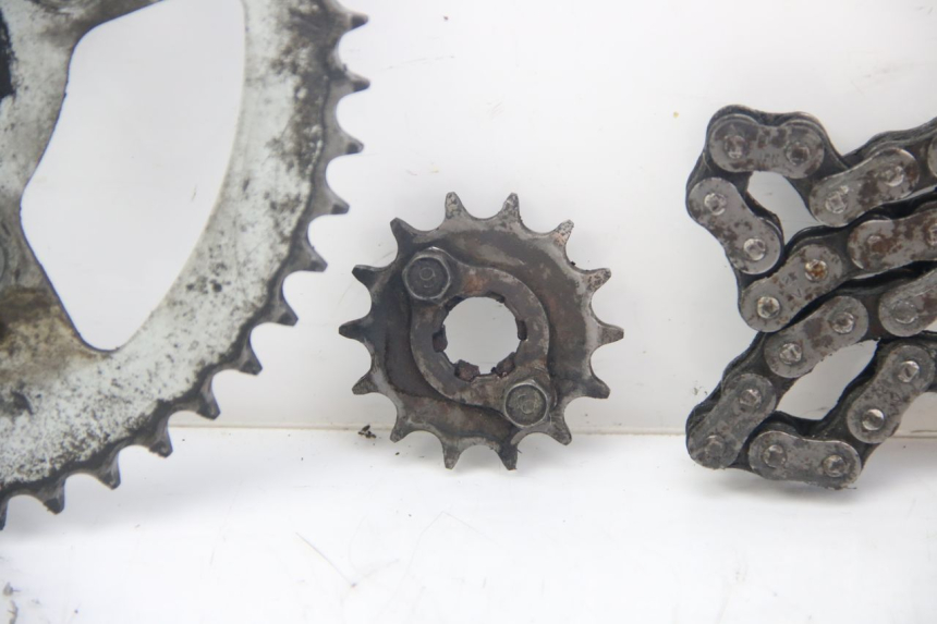 photo de ZESTAW ŁAŃCUCHA YAMAHA SR 125 (1982 - 2003) - Inny kąt widzenia