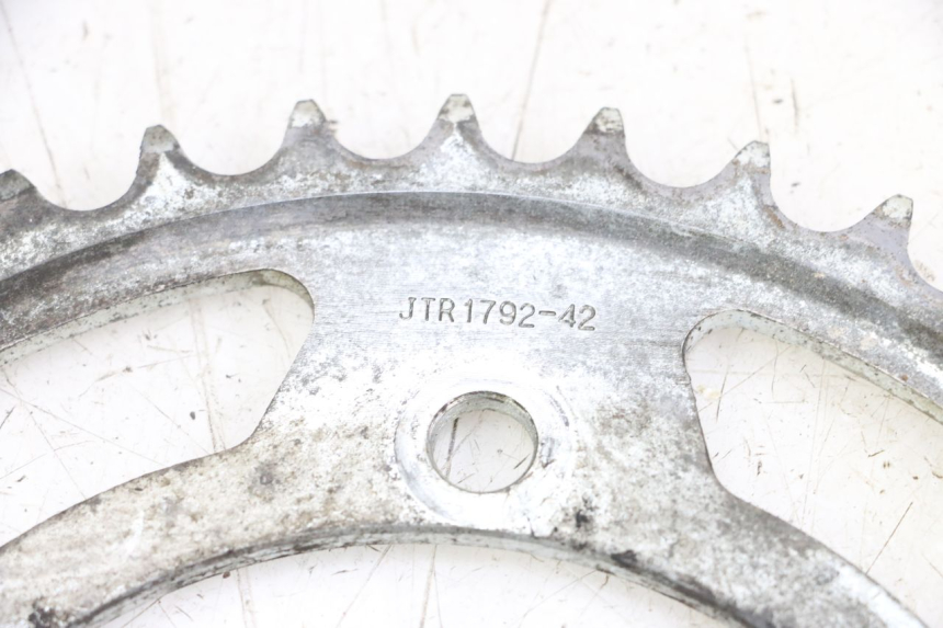 photo de ZESTAW ŁAŃCUCHA SUZUKI GSR 750 (2011 - 2017) - Zoom stanu zużycia