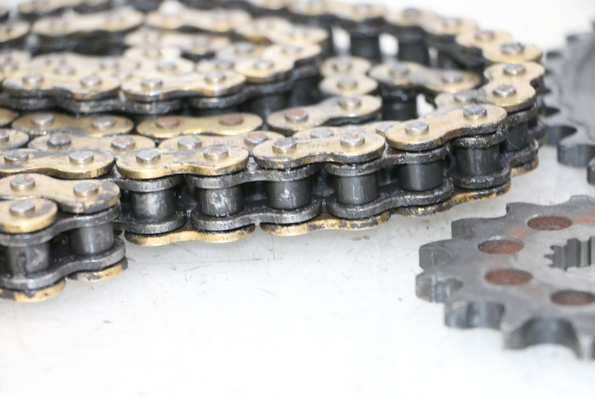 photo de ZESTAW ŁAŃCUCHA SUZUKI SV S 650 (2003 - 2009) - Inny kąt widzenia